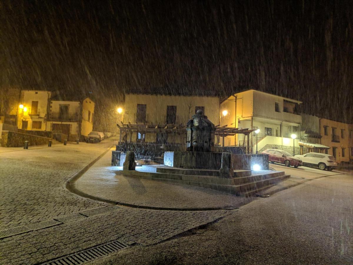 Casa Rural Fuente Del Arca Montejo Монтехо-де-ла-Сьерра Экстерьер фото